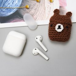 Kryty na mobil | Vlnené puzdro Wool cap Bear – Apple AirPods | Kryty na mobil