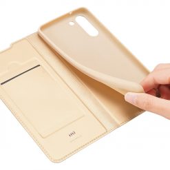 Peňaženkové puzdro Dux Ducis Skin Pro zlaté – Samsung Galaxy S21 FE | Kryty na mobil Kryty na mobil | Peňaženkové puzdro Dux Ducis Skin Pro zlaté – Samsung Galaxy S21 FE | Kryty na mobil
