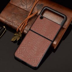 Kryt Shockproof Crocodile Texture hnedý – Samsung Galaxy Z Flip 3 | Kryty na mobil Kryty na mobil | Kryt Shockproof Crocodile Texture hnedý – Samsung Galaxy Z Flip 3 | Kryty na mobil