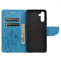 Kryty na mobil | Peňaženkové puzdro Embossing Pattern Motýľ a kvet modré – Samsung Galaxy A13 5G | Kryty na mobil