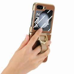 Kryt Bril case hnedý s ochranou na vonkajší displej – Samsung Galaxy Z Flip 5 | Kryty na mobil Kryty na mobil | Kryt Bril case hnedý s ochranou na vonkajší displej – Samsung Galaxy Z Flip 5 | Kryty na mobil