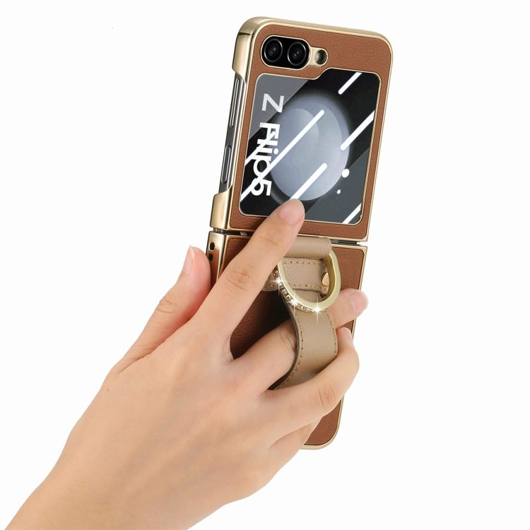 Kryt Bril case hnedý s ochranou na vonkajší displej – Samsung Galaxy Z Flip 5 | Kryty na mobil Kryty na mobil | Kryt Bril case hnedý s ochranou na vonkajší displej – Samsung Galaxy Z Flip 5 | Kryty na mobil