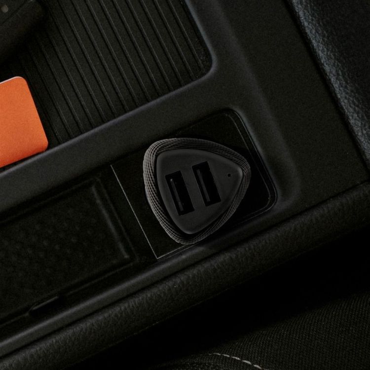 Nabíjačka do auta Forcell Carbon car charger 2xUSB 17W CC50-2A17W čierna | Kryty na mobil Kryty na mobil | Nabíjačka do auta Forcell Carbon car charger 2xUSB 17W CC50-2A17W čierna | Kryty na mobil