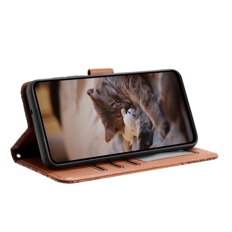 Peňaženkové puzdro Embossing Pattern Mačky hnedé – Apple iPhone 15 Pro Max | Kryty na mobil Kryty na mobil | Peňaženkové puzdro Embossing Pattern Mačky hnedé – Apple iPhone 15 Pro Max | Kryty na mobil