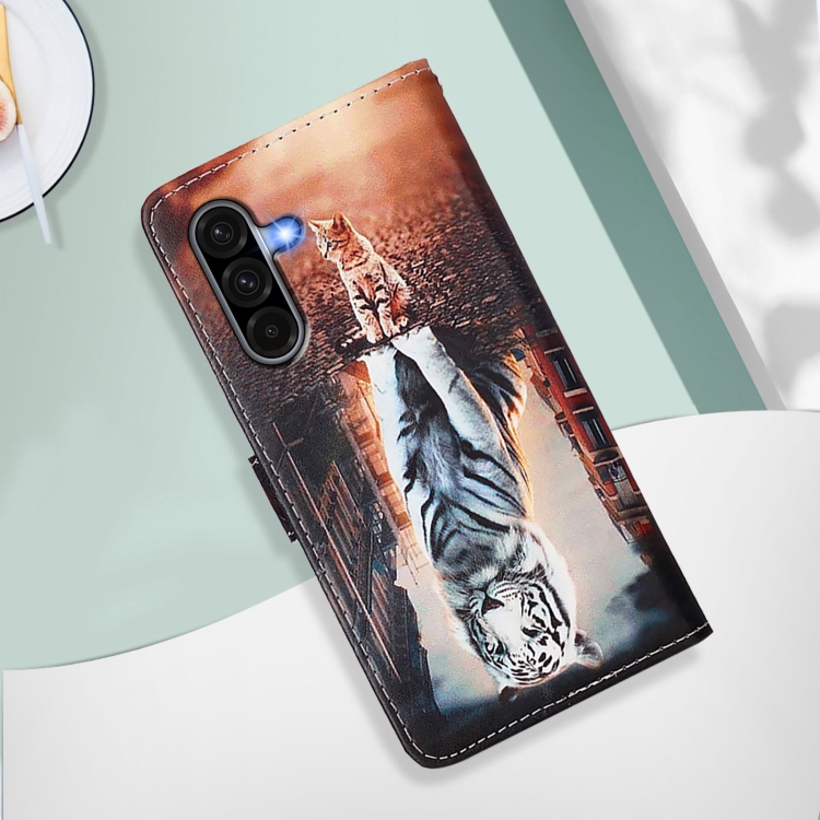 Knižkové puzdro Trendy Cross case Mačka a tiger – Samsung Galaxy A56 | Kryty na mobil Kryty na mobil | Knižkové puzdro Trendy Cross case Mačka a tiger – Samsung Galaxy A56 | Kryty na mobil