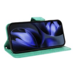 Kryty na mobil | Peňaženkové puzdro Embossing Pattern Strom a mačka zelené – Google Pixel 10 / Pixel 10 Pro | Kryty na mobil