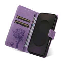 Peňaženkové puzdro Embossing Pattern Strom a mačka fialové – Samsung Galaxy S25 FE | Kryty na mobil Kryty na mobil | Peňaženkové puzdro Embossing Pattern Strom a mačka fialové – Samsung Galaxy S25 FE | Kryty na mobil